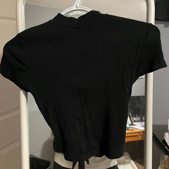 Garage croptop with cut out back - Picture 1 of 3